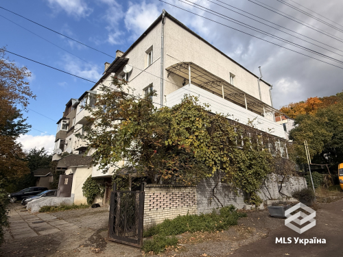 4-кімнатна квартира на вул. Полтавська